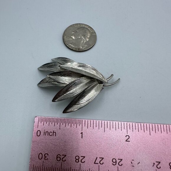 Vintage Brooch Lot Silver Tone Dragonfly Leaf Mask Bear Flower Cluster 6PC - Picture 10 of 15